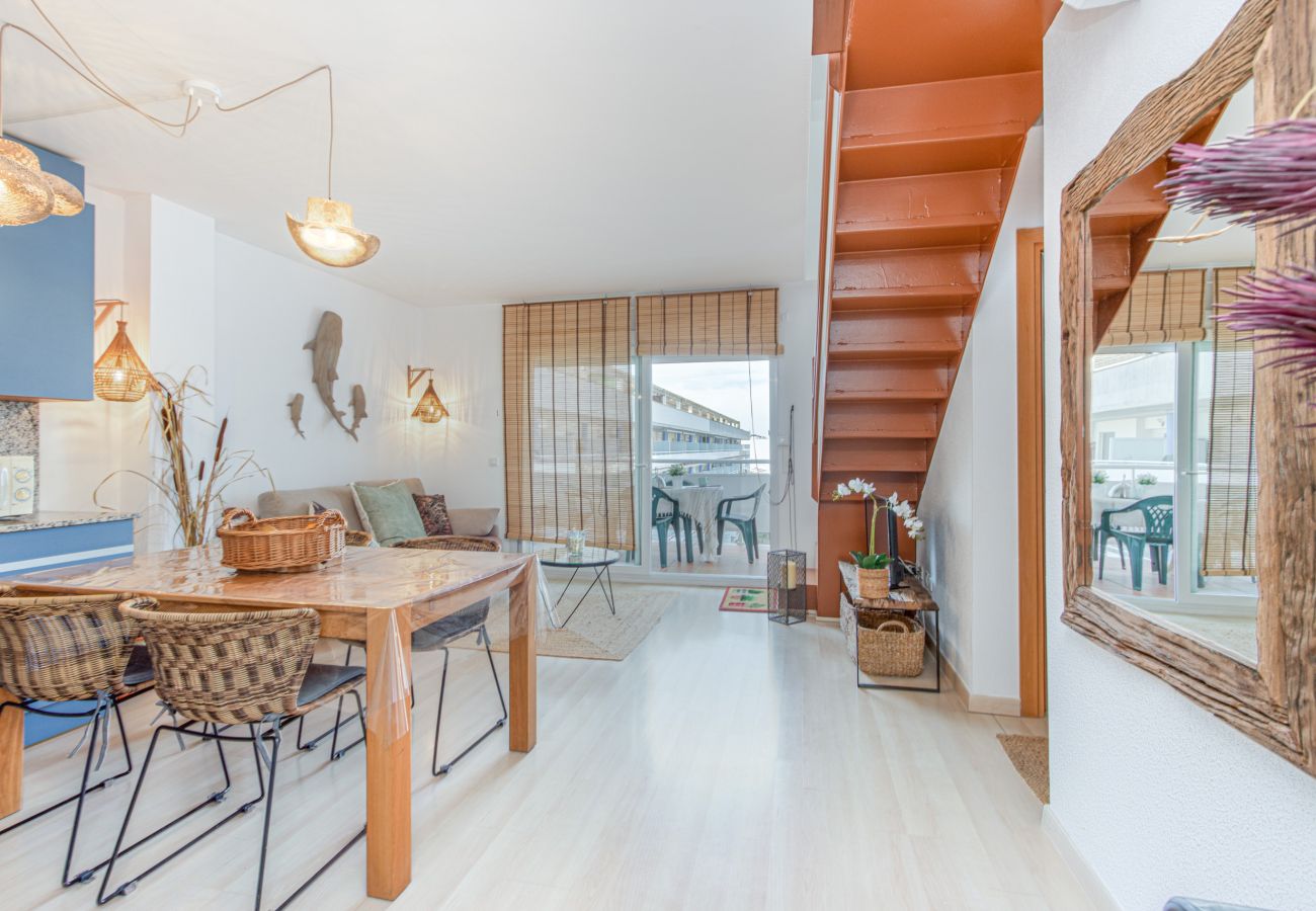 Apartment in Rosas / Roses - 2005-PORT CANIGO Apartment with community pool and canal view 