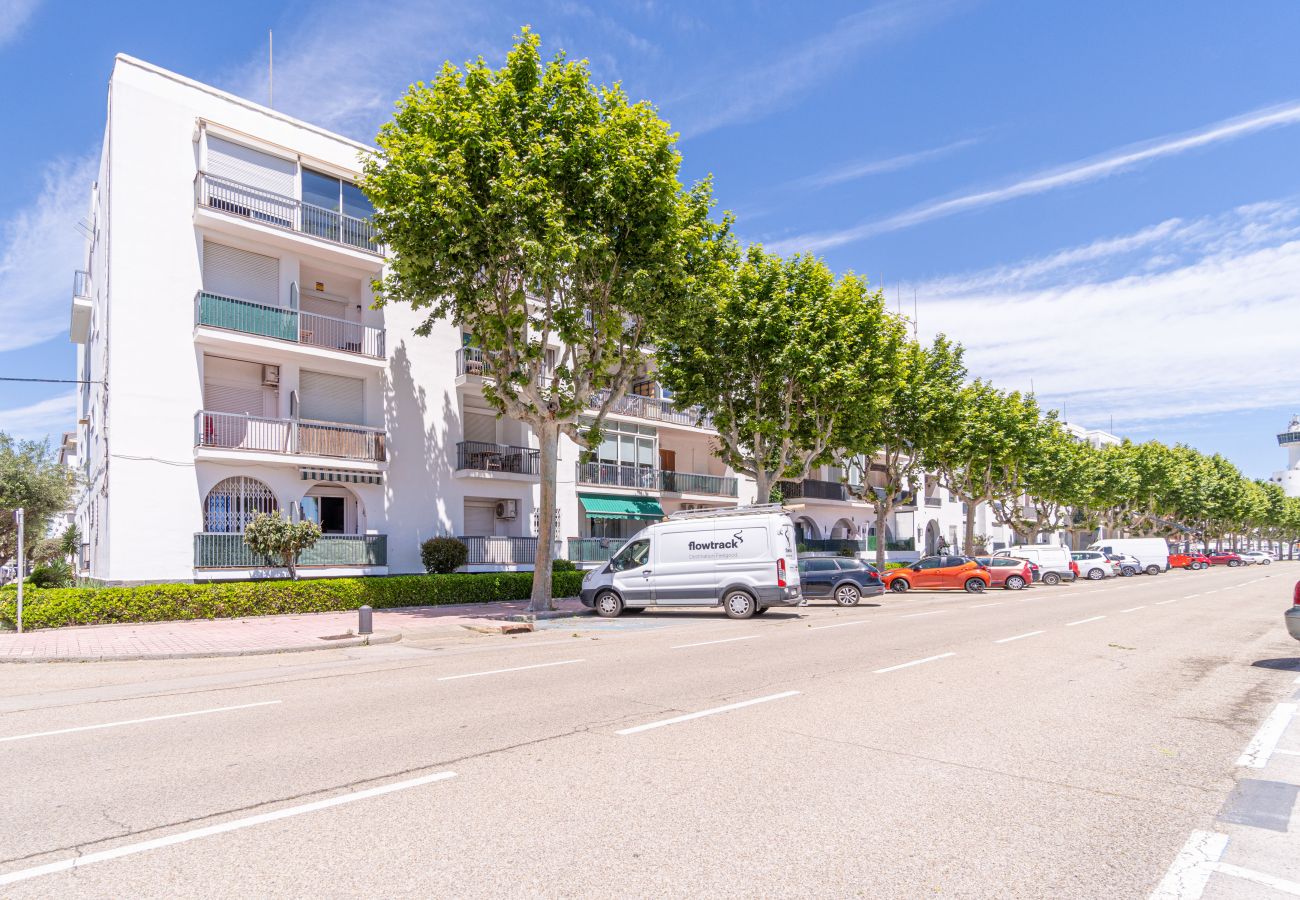 Apartment in Empuriabrava - 0176-ROYAL MARINE Apartment near the beach