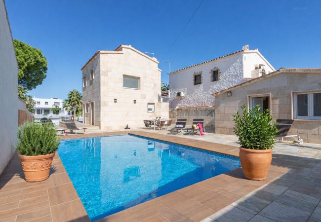 Villa à Empuriabrava - 0031-TER Maison au canal avec piscine, amarrage et studio