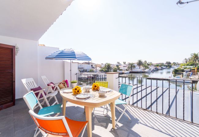 Appartement à Empuriabrava - 0169-PORT SEGRE Appartement avec vue sur canal Appartement à Empuriabrava - 0169-PORT SEGRE Appartement avec vue sur canal