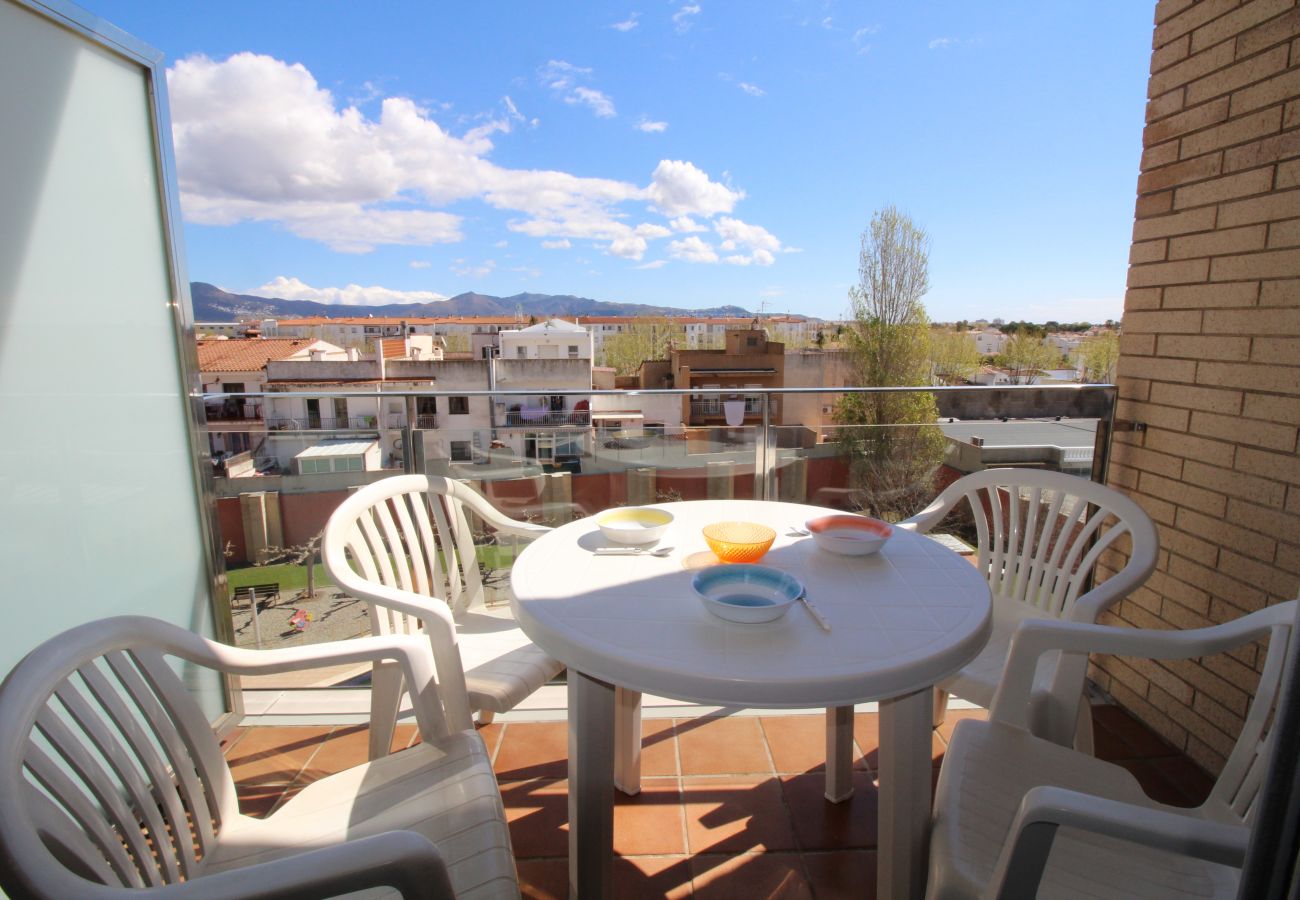 Appartement à Empuriabrava - 0149-PUIG ROM Appartement avec piscine communautaire et parking