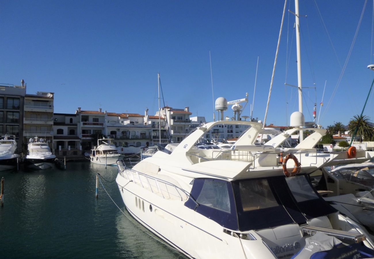 Appartement à Empuriabrava - 0155-PORT SALINS Apaprtement avec vue sur canal