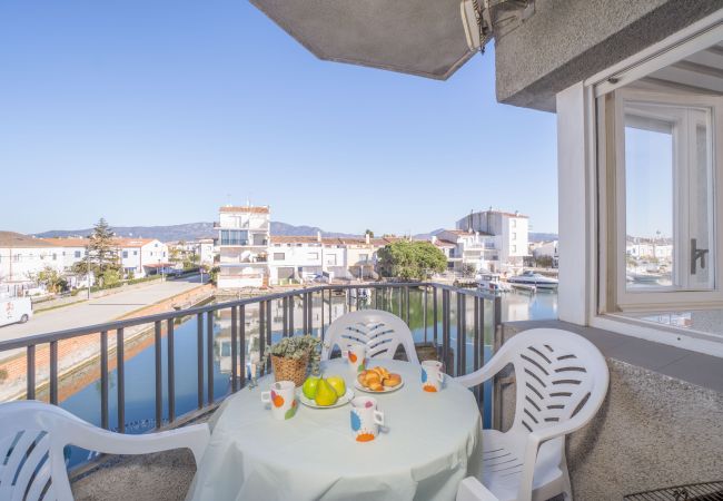 Appartement à Empuriabrava - 0139-ONADA Appartement avec vue sur le canal Appartement à Empuriabrava - 0139-ONADA Appartement avec vue sur le canal