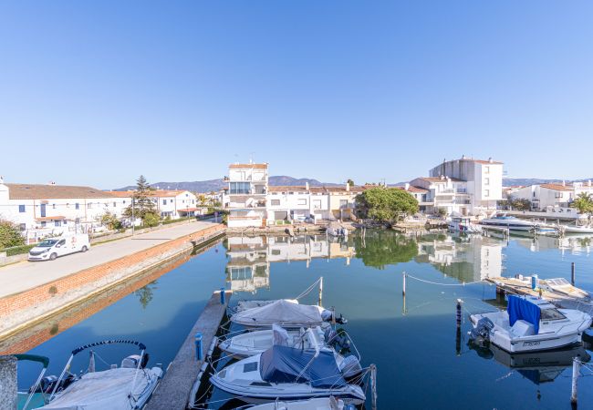 Appartement à Empuriabrava - 0139-ONADA Appartement avec vue sur le canal Appartement à Empuriabrava - 0139-ONADA Appartement avec vue sur le canal