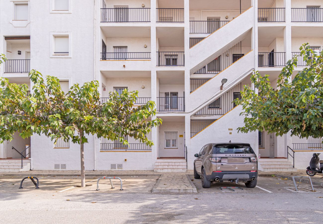 Appartement à Empuriabrava - 0137-SANT MAURICI Appartement avec vue sur le canal et piscine