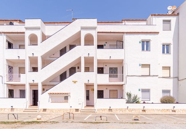 Appartement à Empuriabrava - 0183-SANT MAURICI Appartement avec vue sur canal et parking Appartement à Empuriabrava - 0183-SANT MAURICI Appartement avec vue sur canal et parking