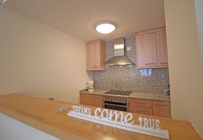 Appartement à Rosas / Roses - 8010-MIL.LENI Appartement avec piscine communautaire et parking Appartement à Rosas / Roses - 8010-MIL.LENI Appartement avec piscine communautaire et parking