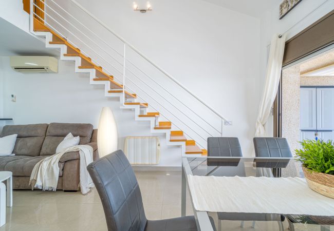 Appartement à Empuriabrava - 0160-PORT GREC Appartement avec WIFI, Smart TV, vue sur canal et mer Appartement à Empuriabrava - 0160-PORT GREC Appartement avec WIFI, Smart TV, vue sur canal et mer