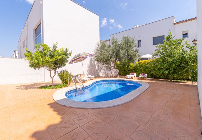 Villa à Empuriabrava - 0191-SANT MAURICI Maison avec piscine privée Villa à Empuriabrava - 0191-SANT MAURICI Maison avec piscine privée