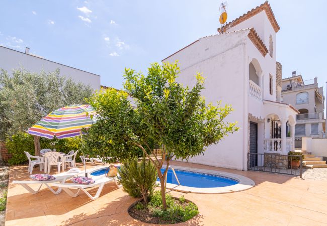 Villa à Empuriabrava - 0191-SANT MAURICI Maison avec piscine privée Villa à Empuriabrava - 0191-SANT MAURICI Maison avec piscine privée