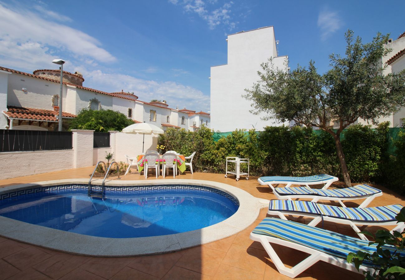 Villa à Empuriabrava - 0191-SANT MAURICI Maison avec piscine privée