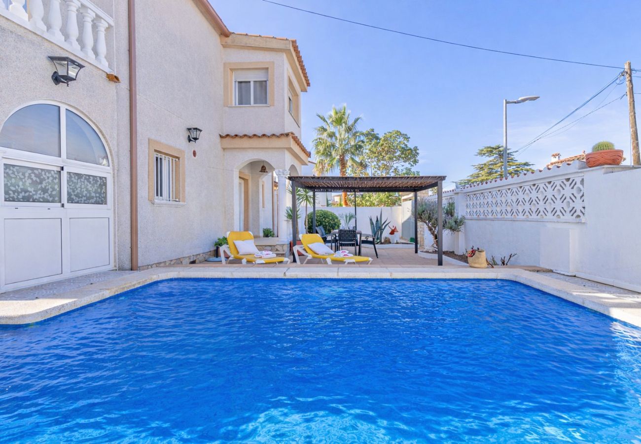 Villa à Empuriabrava - 0007-REQUESENS Maison avec piscine privée et wifi