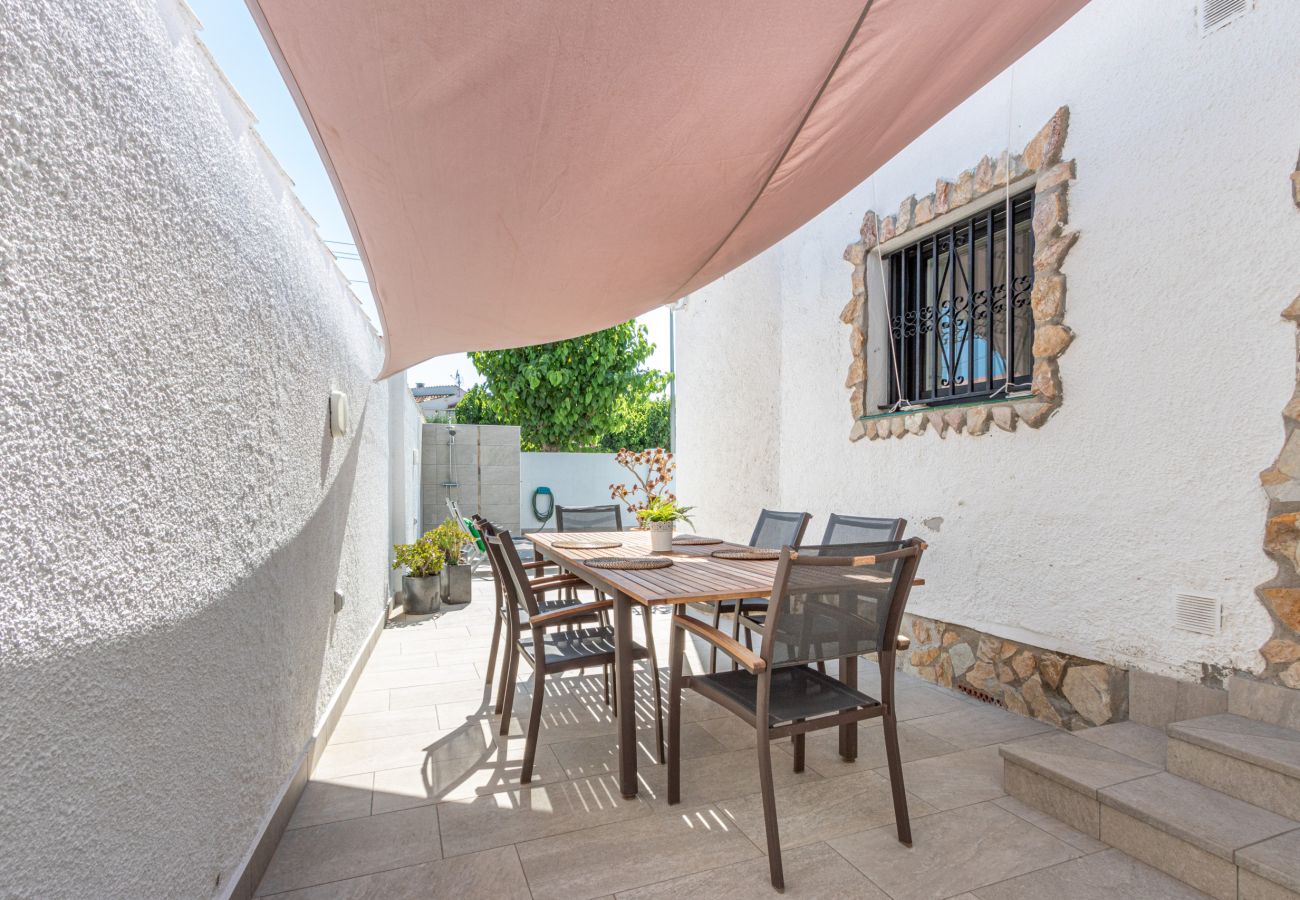 Villa à Empuriabrava - 0190-SANT MAURICI Maison avec piscine privée