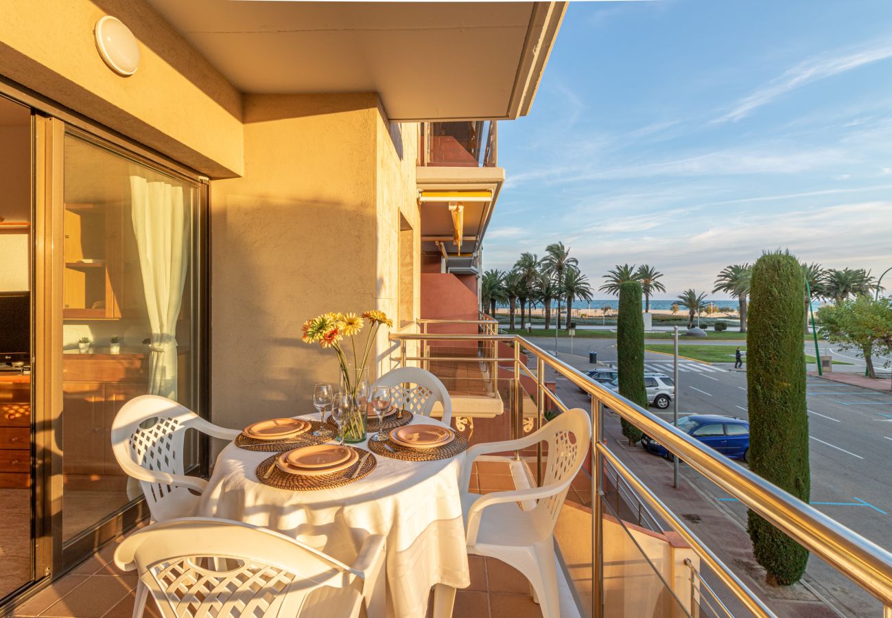 Appartement à Empuriabrava - 0089-MIRABLAU Appartement avec vue latérale sur la plage