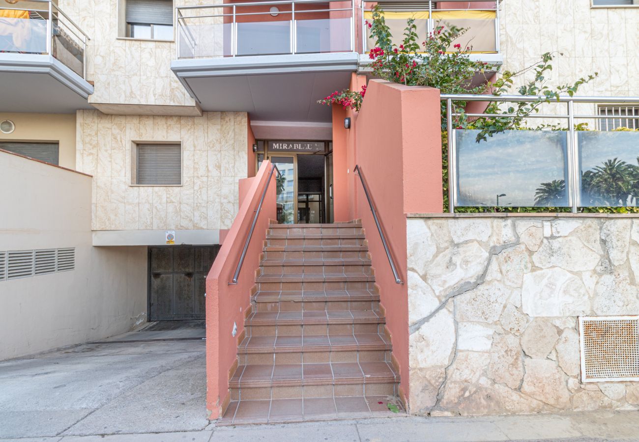 Appartement à Empuriabrava - 0089-MIRABLAU Appartement avec vue latérale sur la plage