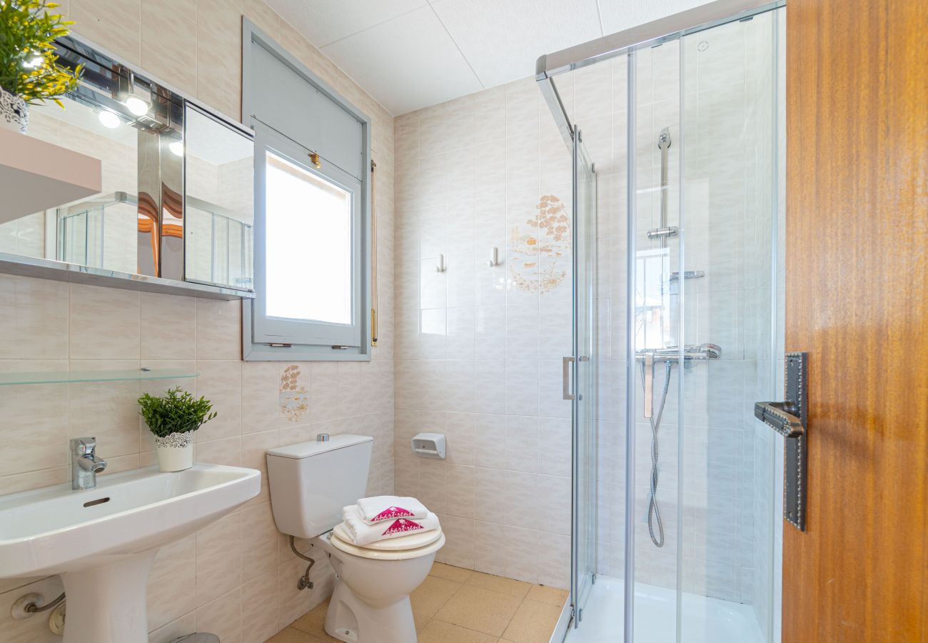 Villa in Empuriabrava - 0108-LLOBREGAT Huis aan het kanaal met zwembad en aanlegplaats