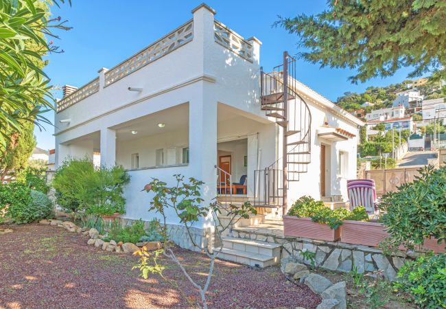 Villa in Rosas / Roses - 2029-GRECS Roses Huis met wifi, Smart TV, tuin en parkeerplaats Villa in Rosas / Roses - 2029-GRECS Roses Huis met wifi, Smart TV, tuin en parkeerplaats