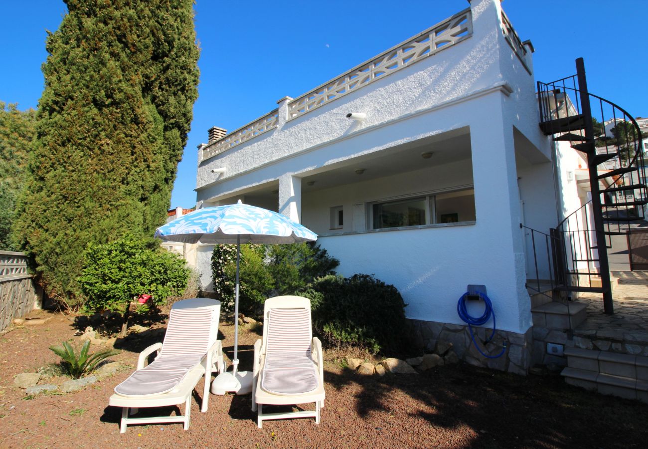 Villa in Rosas / Roses - 2029-GRECS Roses Huis met wifi, Smart TV, tuin en parkeerplaats