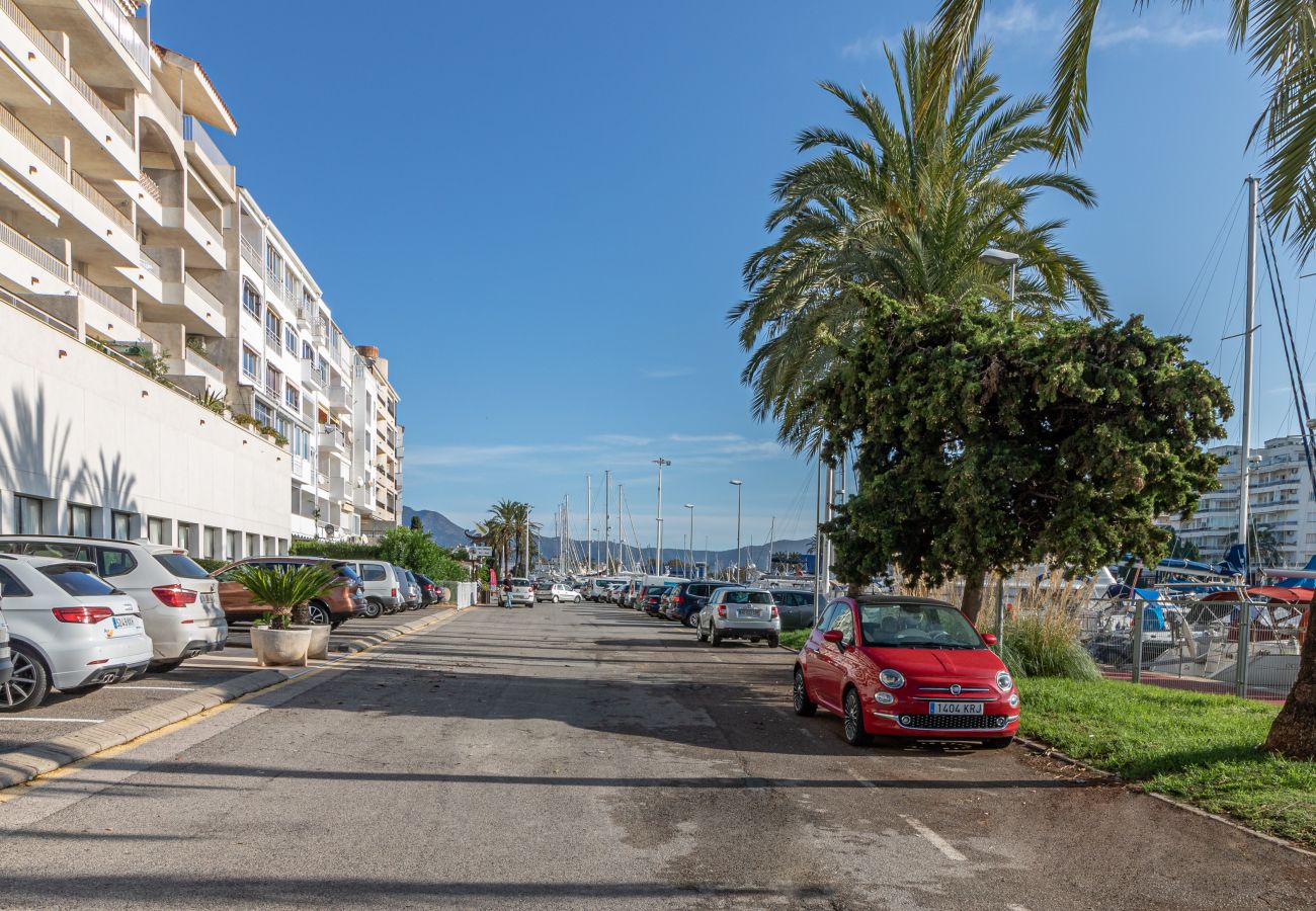 Appartement in Empuriabrava - 0157-PORT GREC Apaprtement met uitzicht op kanaal en zee