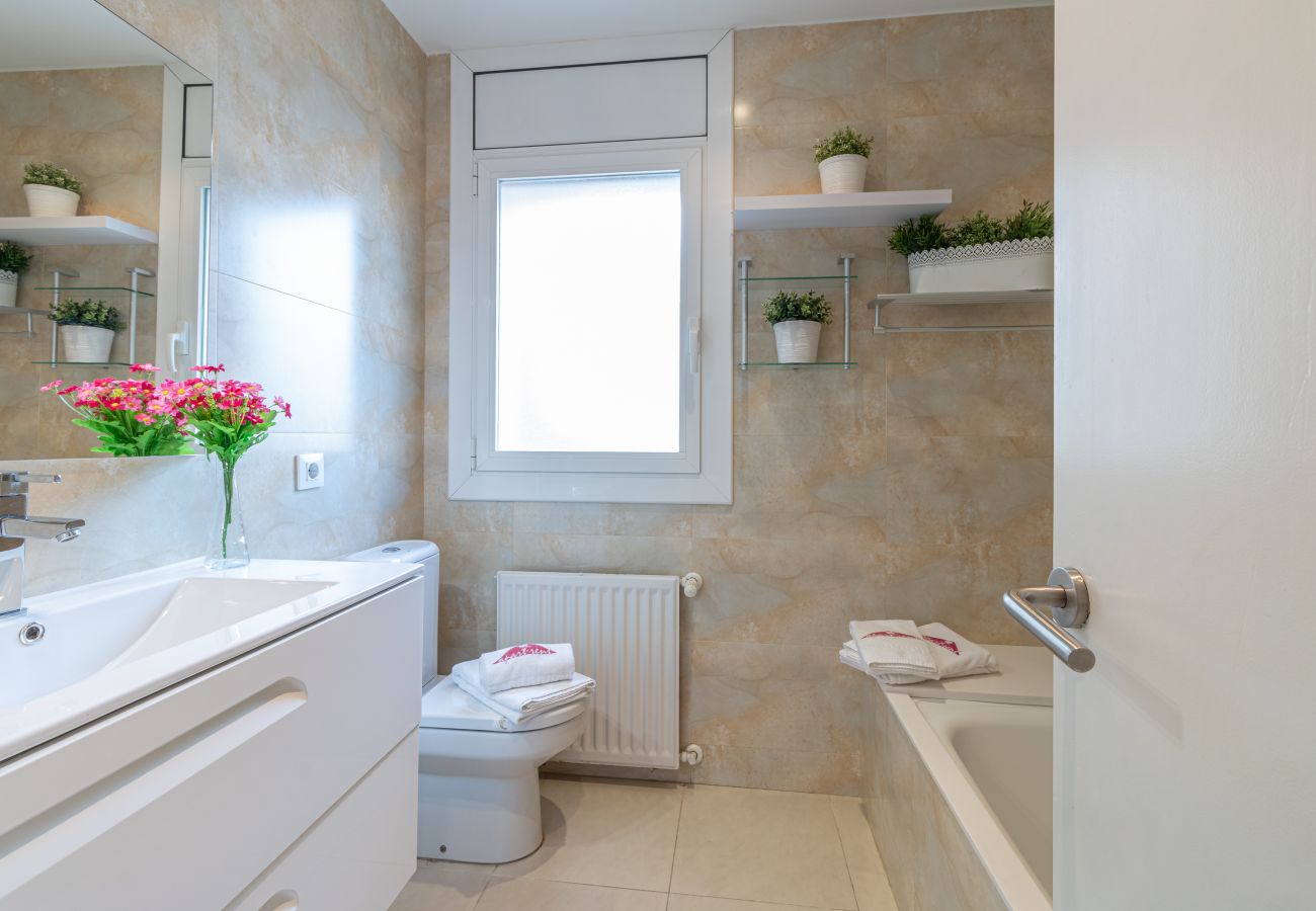 Villa in Empuriabrava - 0141-PANI Huis aan kanaal met zwembad en aanlegplaats