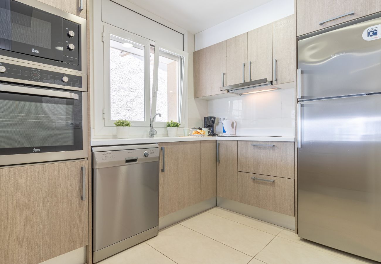 Villa in Empuriabrava - 0141-PANI Huis aan kanaal met zwembad en aanlegplaats