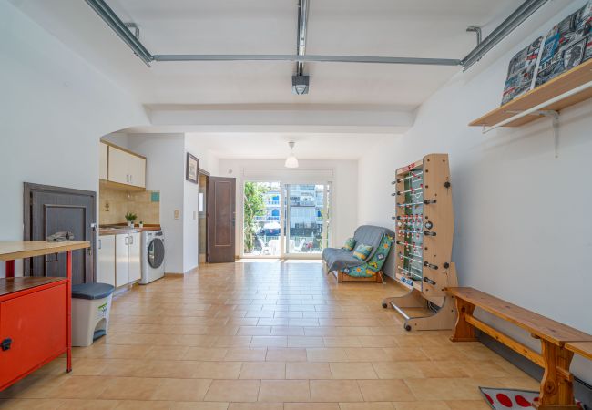 Villa in Empuriabrava - 0153-PORTO FINO Huis aan het kanaal met aanlegsteiger Villa in Empuriabrava - 0153-PORTO FINO Huis aan het kanaal met aanlegsteiger