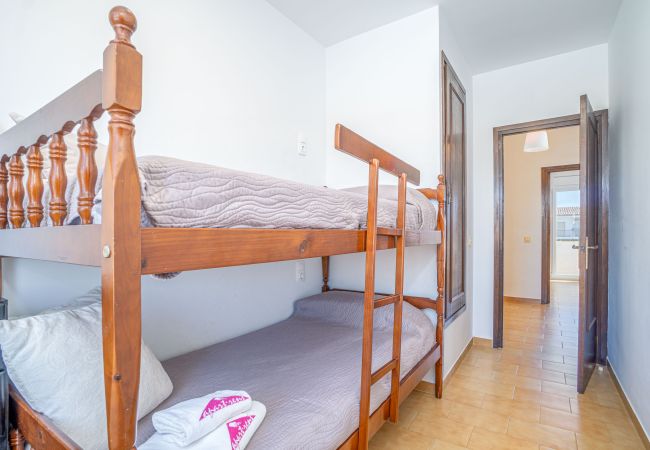 Villa in Empuriabrava - 0153-PORTO FINO Huis aan het kanaal met aanlegsteiger Villa in Empuriabrava - 0153-PORTO FINO Huis aan het kanaal met aanlegsteiger