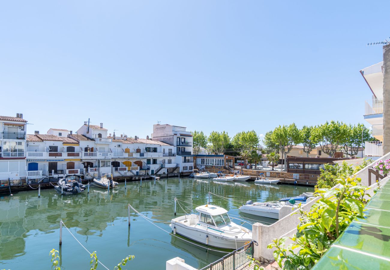 Villa in Empuriabrava - 0153-PORTO FINO Huis aan het kanaal met aanlegsteiger