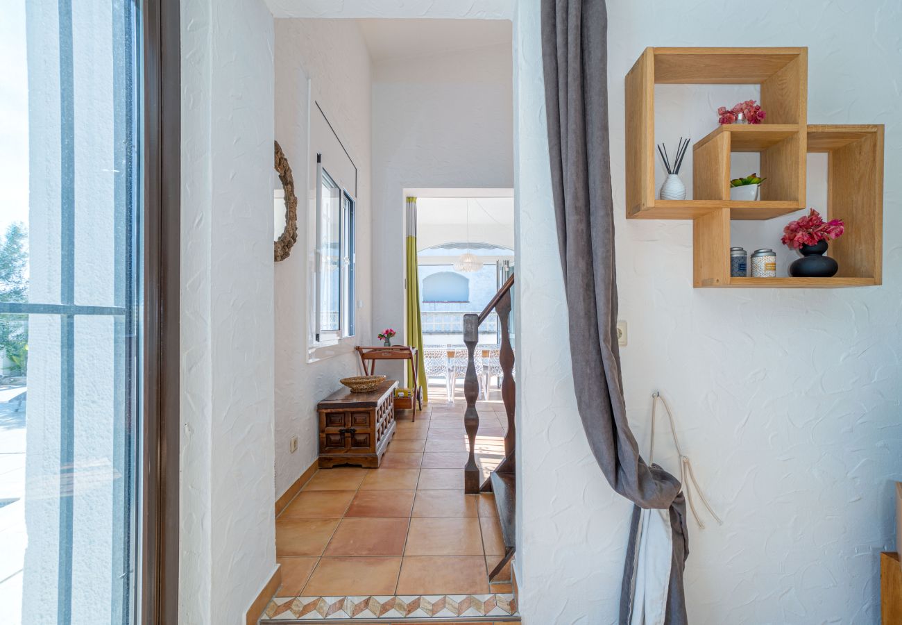 Villa in Empuriabrava - 0042-FLAMICELL Huis aan het kanaal met zwembad