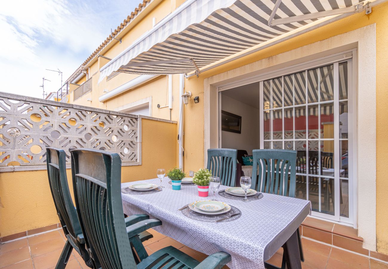 Villa in Empuriabrava - 0152-PUIGMAL Modern huis voor 6 personen