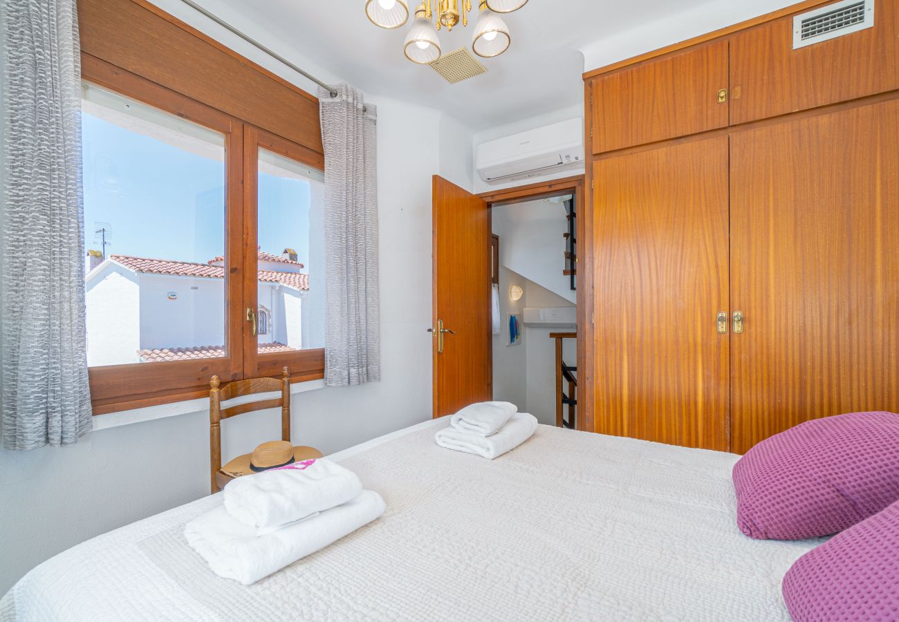 Villa in Empuriabrava - 0191-SANT MAURICI Huis met privé-zwembad