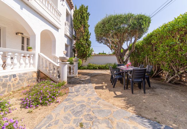 Villa in Empuriabrava - 0024-BAHIA  Huis met 3 slaapkamers dichtbij het strand Villa in Empuriabrava - 0024-BAHIA  Huis met 3 slaapkamers dichtbij het strand