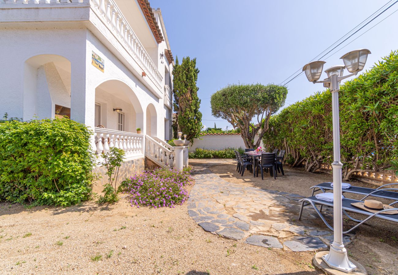 Villa in Empuriabrava - 0024-BAHIA  Huis met 3 slaapkamers dichtbij het strand