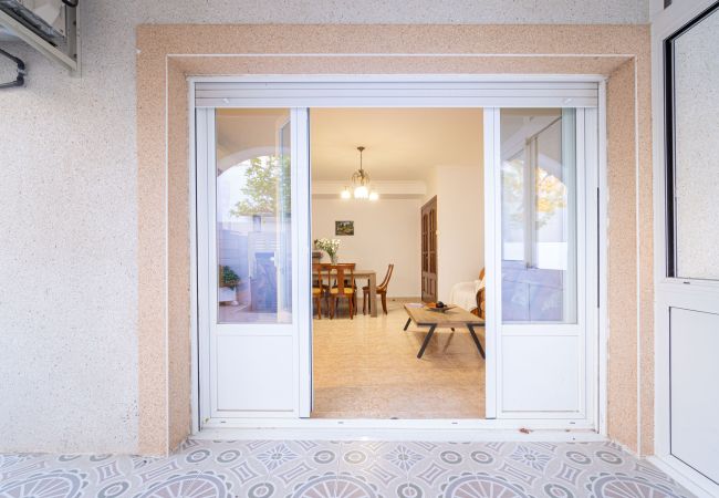 Villa in Empuriabrava - 0007-REQUESENS Huis met privé-zwembad en wifi Villa in Empuriabrava - 0007-REQUESENS Huis met privé-zwembad en wifi