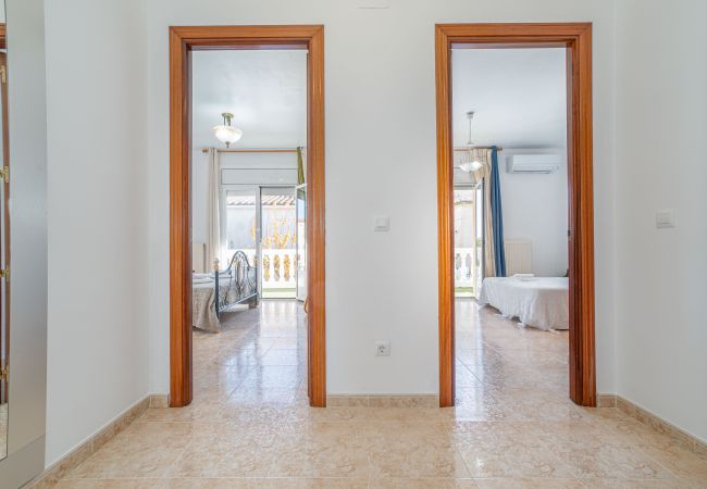 Villa in Empuriabrava - 0007-REQUESENS Huis met privé-zwembad en wifi Villa in Empuriabrava - 0007-REQUESENS Huis met privé-zwembad en wifi