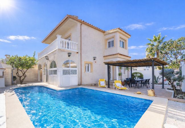 Villa in Empuriabrava - 0007-REQUESENS Huis met privé-zwembad en wifi