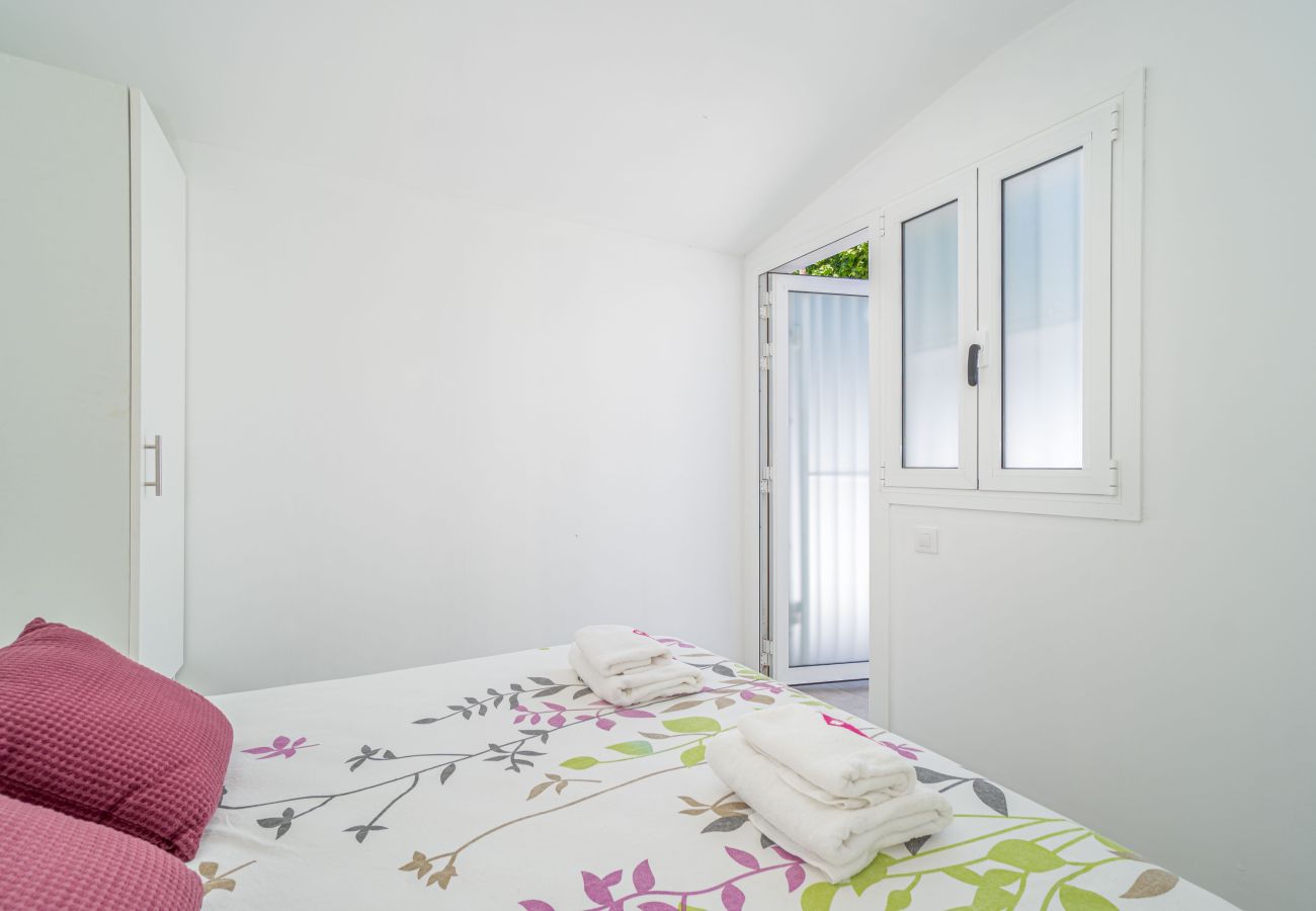 Villa in Empuriabrava - 0100-LLOBREGAT Huis aan kanaal met zwembad, aanlegplaats en studio