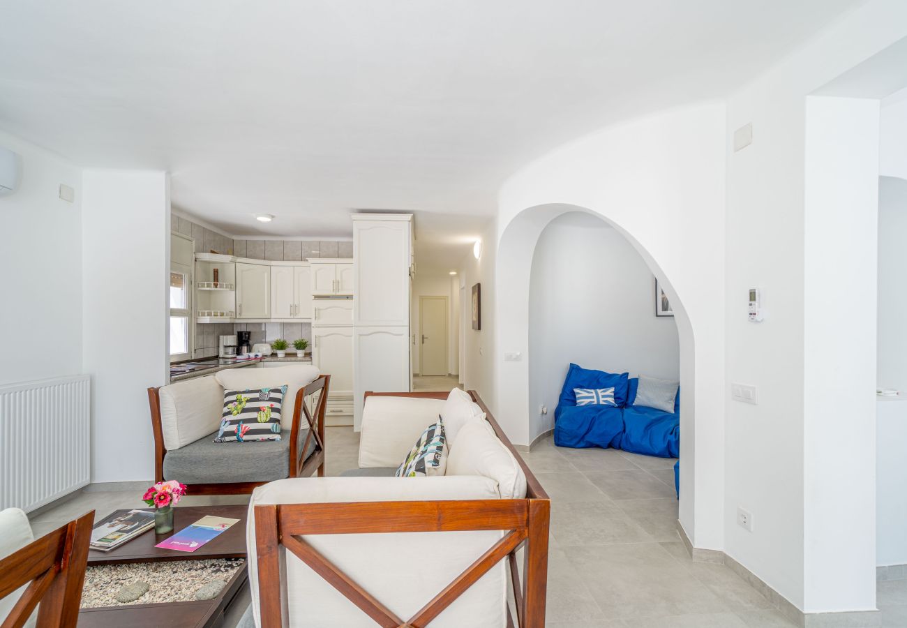 Villa in Empuriabrava - 0100-LLOBREGAT Huis aan kanaal met zwembad, aanlegplaats en studio