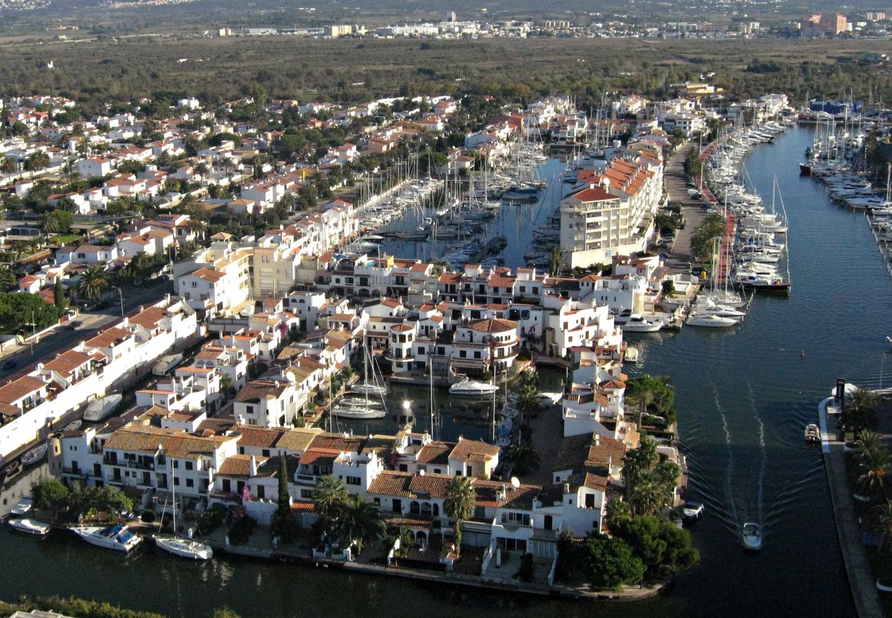 Villa in Empuriabrava - 0151-ILLA CARTAGO Visserswoning aan het Kanaal