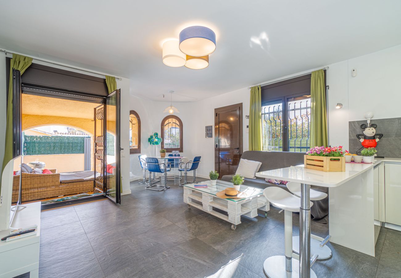 Villa in Empuriabrava - 0130-MONTGRI Huis met privé-zwembad 