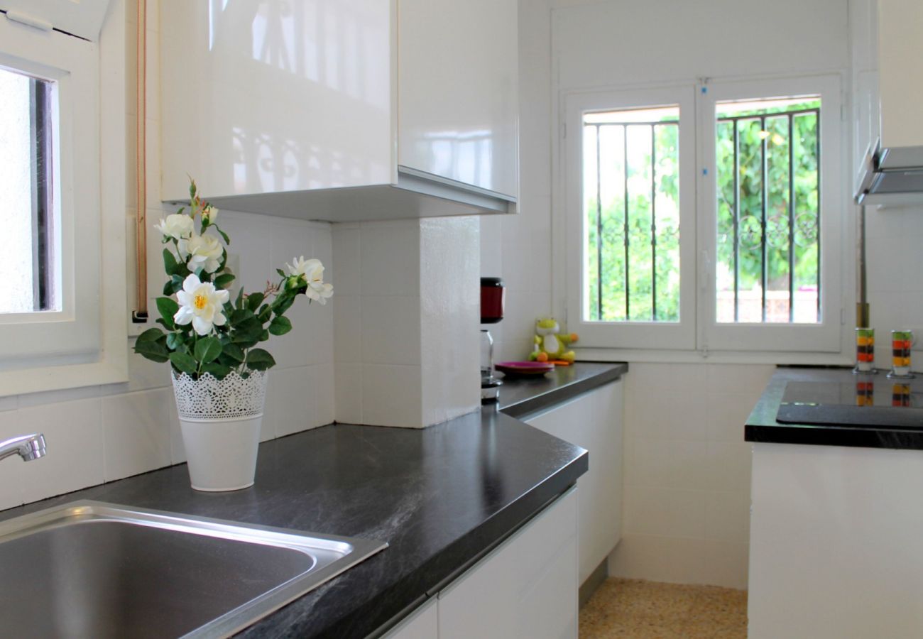 Villa in Empuriabrava - 0190-SANT MAURICI Huis met privé-zwembad