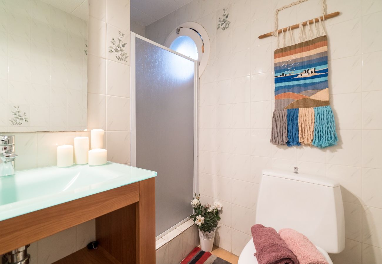 Villa in Empuriabrava - 0149-VALIRA Huis aan het kanaal met zwembad en aanlegplaats