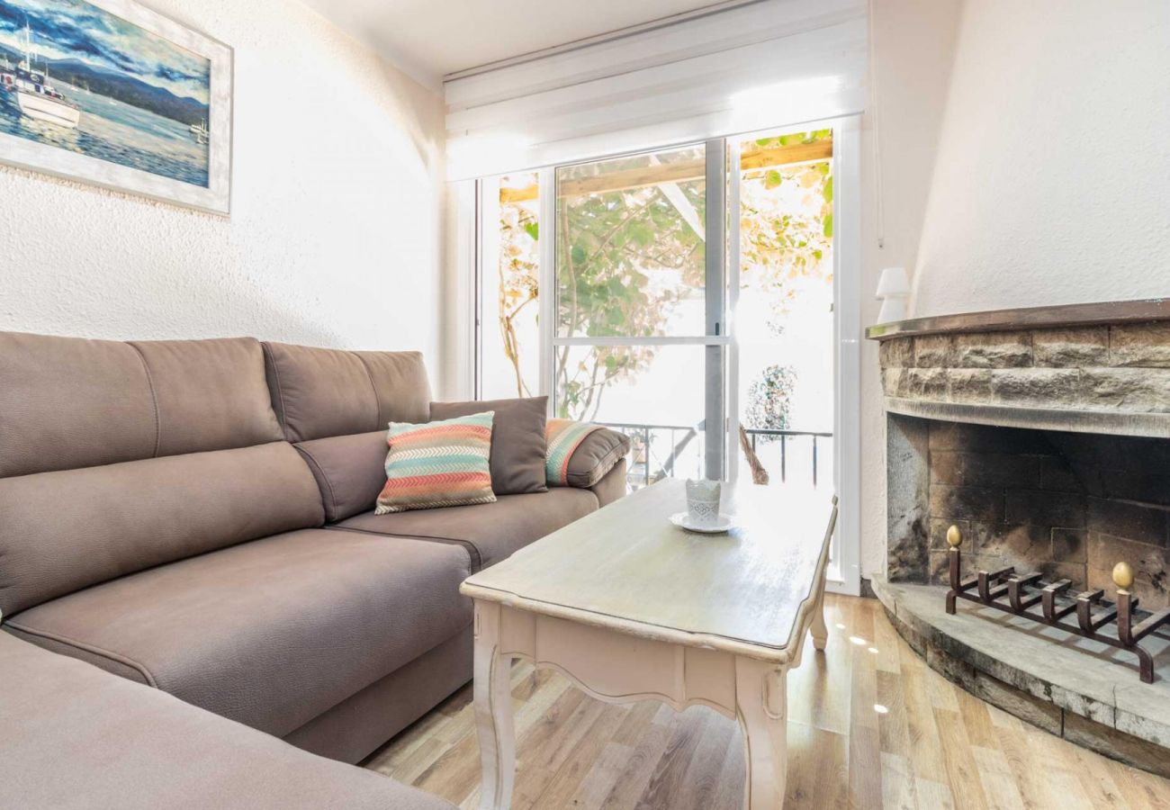 Villa in Empuriabrava - 0149-VALIRA Huis aan het kanaal met zwembad en aanlegplaats