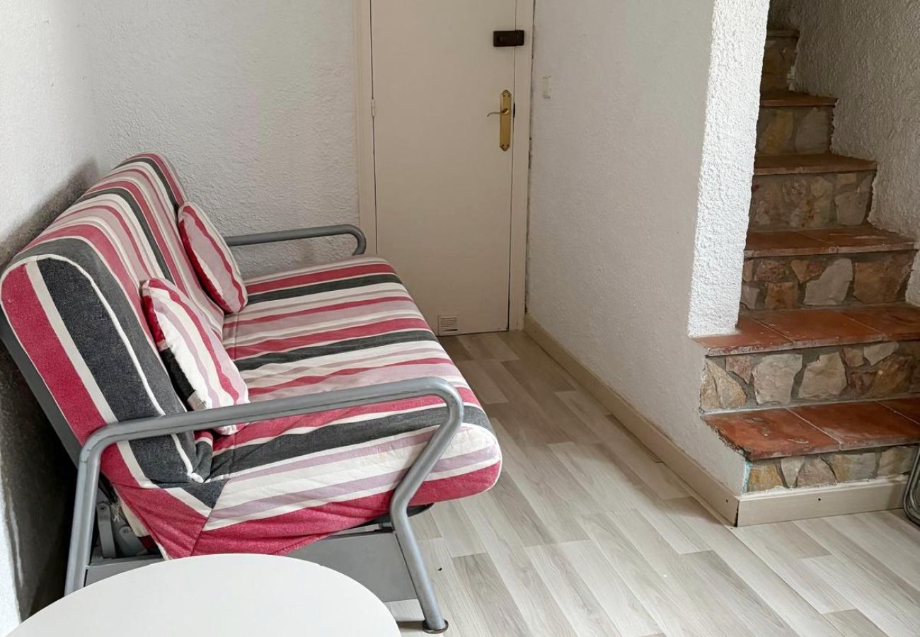 Villa in Empuriabrava - 0149-VALIRA Huis aan het kanaal met zwembad en aanlegplaats