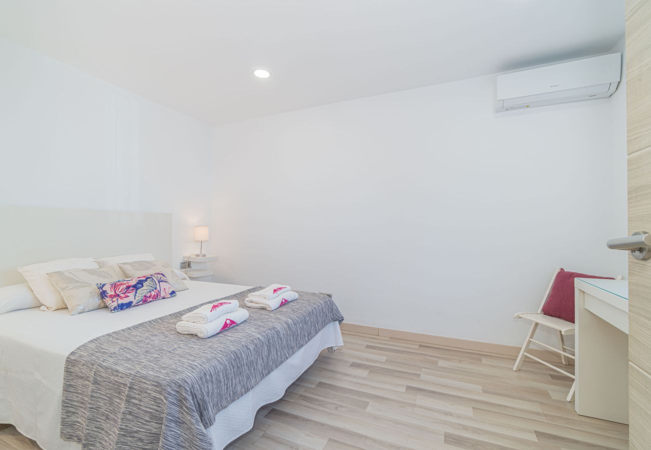 Villa in Empuriabrava - 0149-VALIRA Huis aan het kanaal met zwembad en aanlegplaats