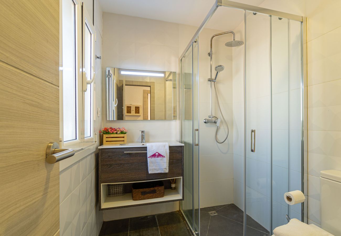 Villa in Empuriabrava - 0149-VALIRA Huis aan het kanaal met zwembad en aanlegplaats