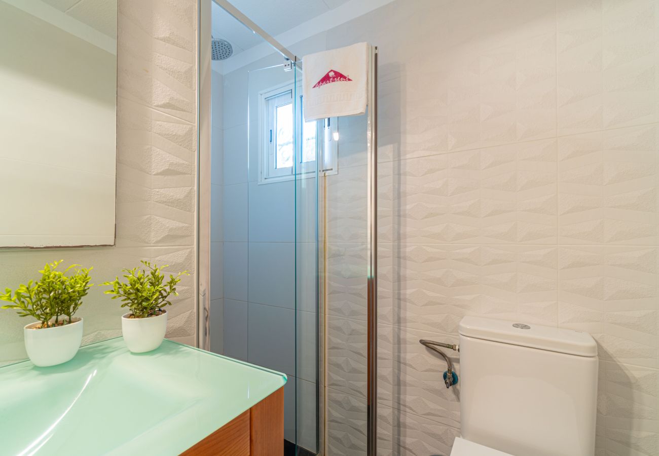 Villa in Empuriabrava - 0149-VALIRA Huis aan het kanaal met zwembad en aanlegplaats