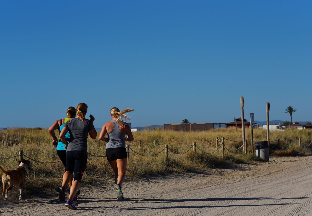 Appartement in Empuriabrava - 0147-PORT SOTAVENT Appartement met zicht op het kanaal en zwembad