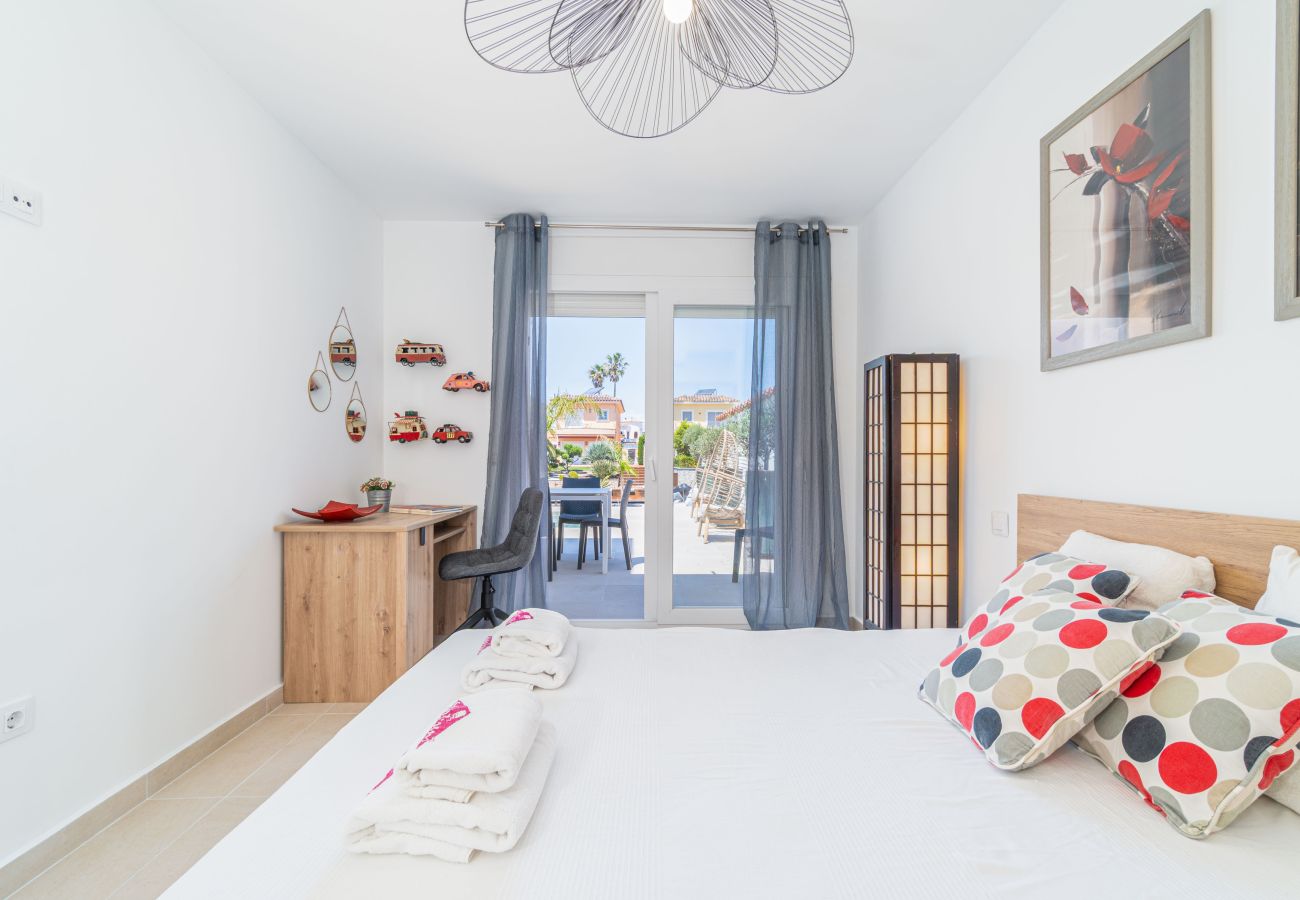 Villa in Empuriabrava - 0040-CAP RAS Huis aan kanaal met zwembad en aanlegplaats