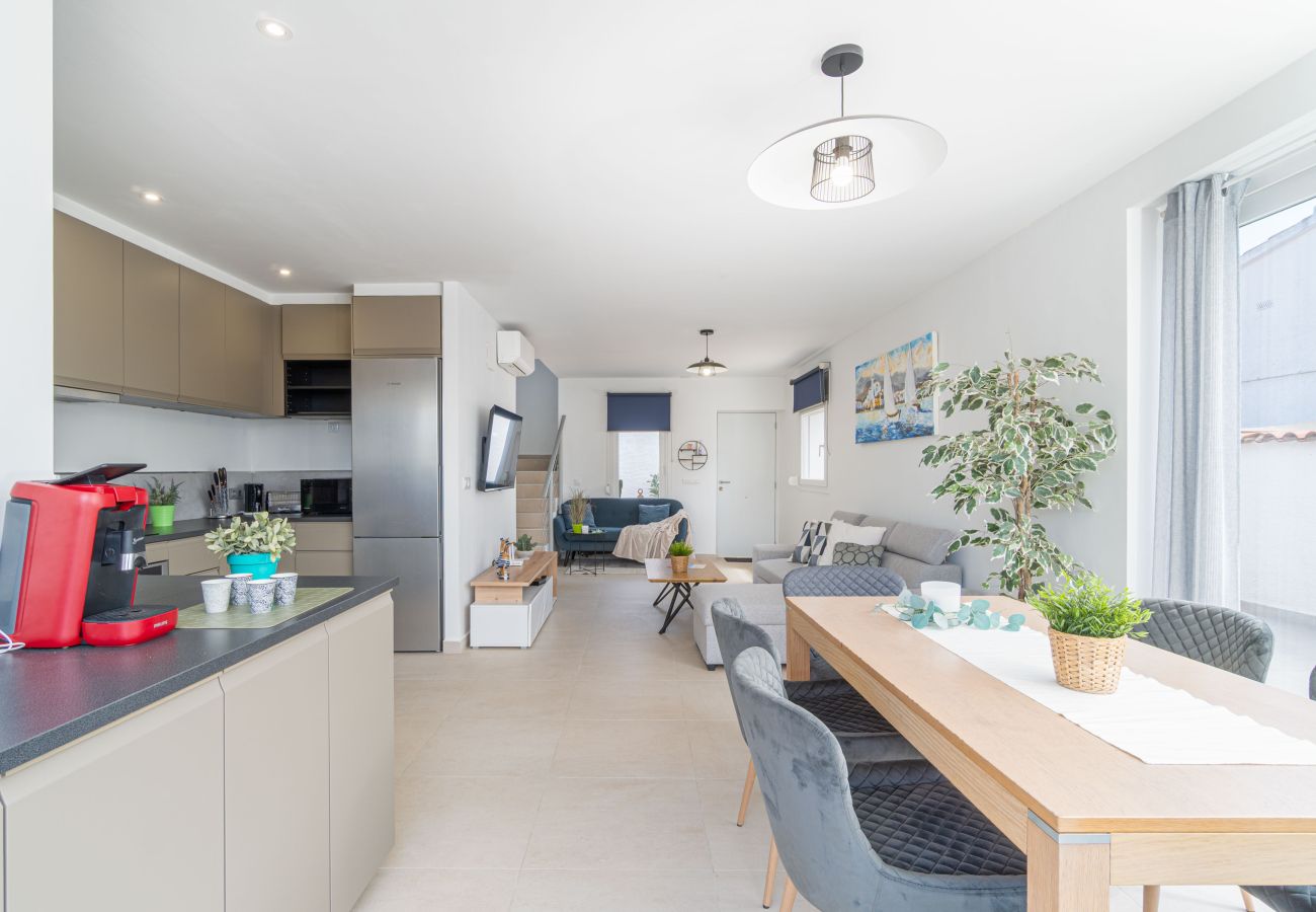 Villa in Empuriabrava - 0040-CAP RAS Huis aan kanaal met zwembad en aanlegplaats